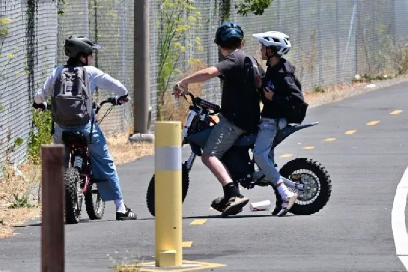 drawing a line between e bikes and e motorcycles (1)