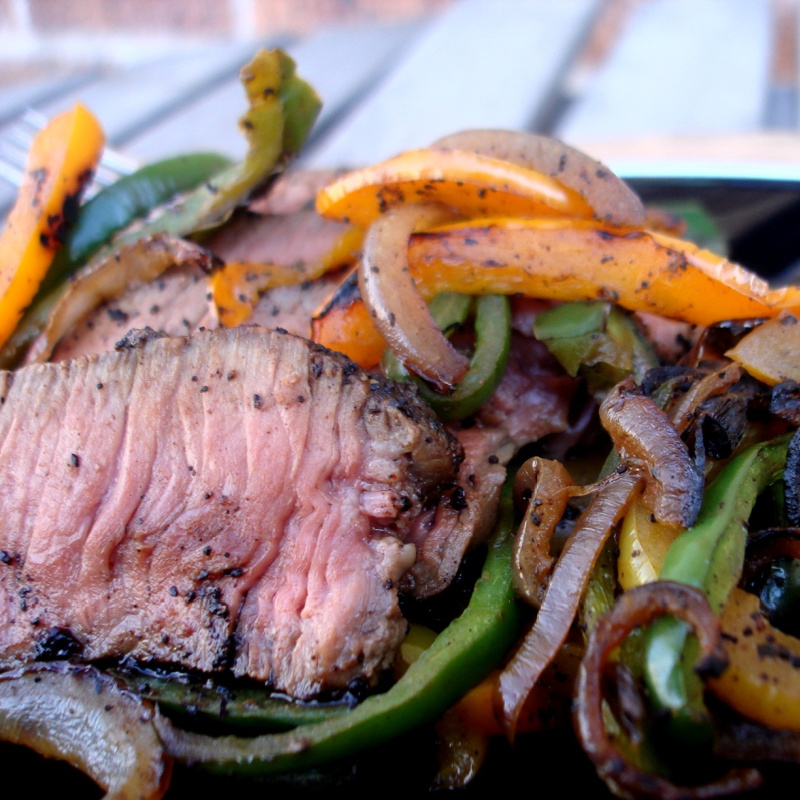 paleomg coffee marinated steak fajitas